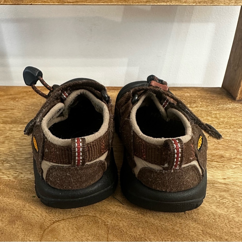 KEEN Unisex Newport H2 Closed Toe Water Sandals Little Kids size 8 brown hiking - Picture 10 of 11